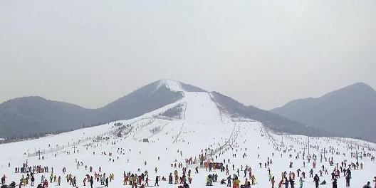 神农滑场雪
