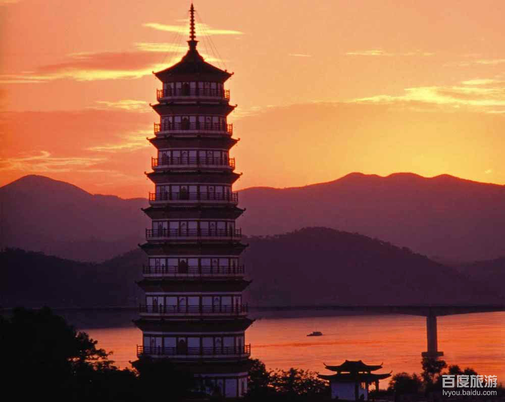 德庆县 标签: 名胜古迹 风景区 旅游景点  三元塔共多少人浏览