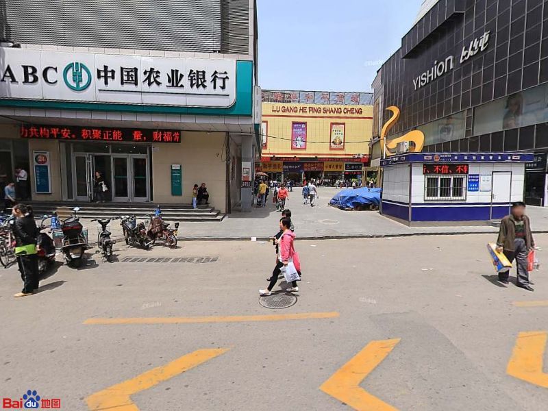 山东省济南市槐荫区西市场小商品批发市场南门(华联商厦)