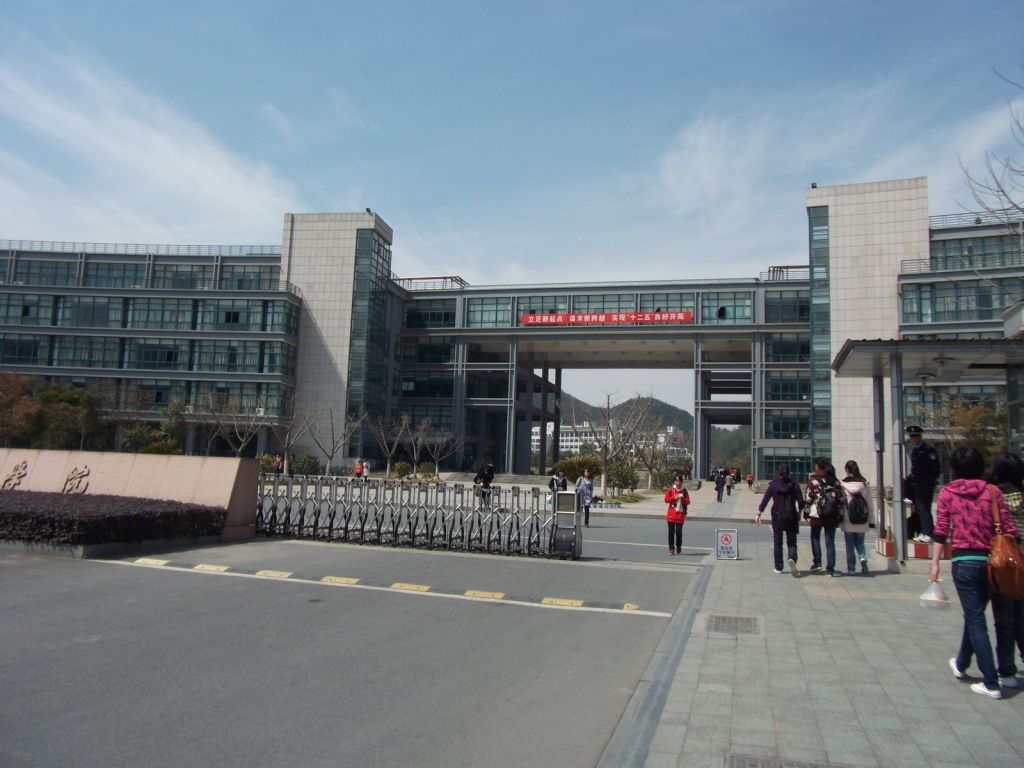 地址(位置,怎么去,怎么走):  浙江省湖州市安吉县孝源街道中德路1号