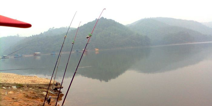 天雹水库大自然休闲垂钓中心