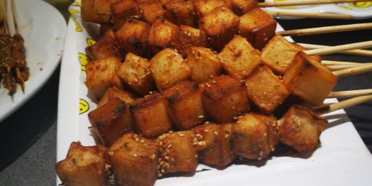 鑫东北食府(使赵店)