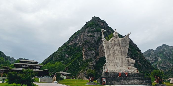 西宁市湟源县日月藏族乡大石头村166号