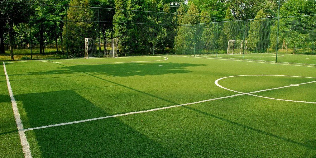 80中学室内室外足球场