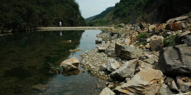 白鹤大硖谷