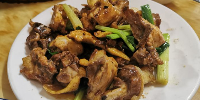 人间烟火餐庄(羊山大道店)