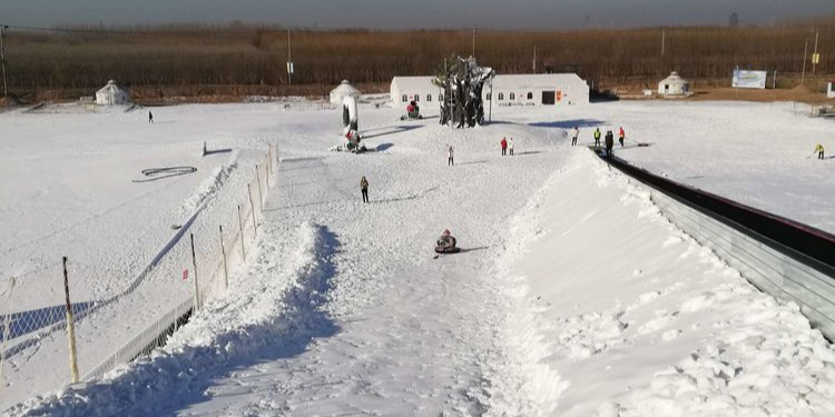 滨州草原牧歌滑雪场