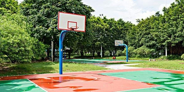 青年公园篮球场图片