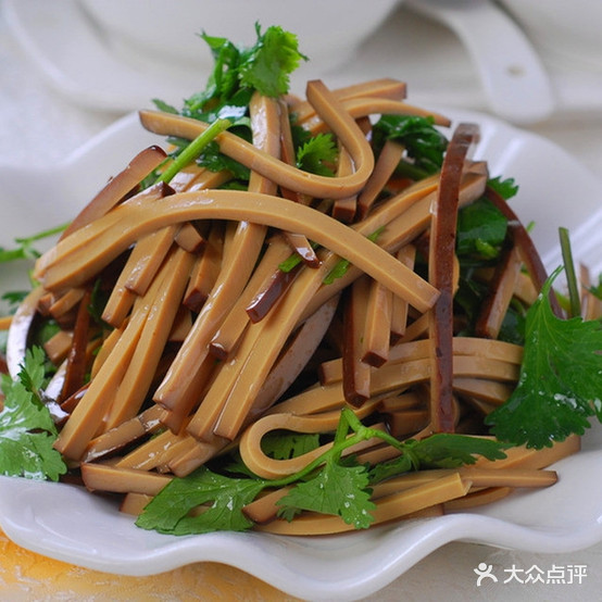 乐崩名食跷脚牛肉