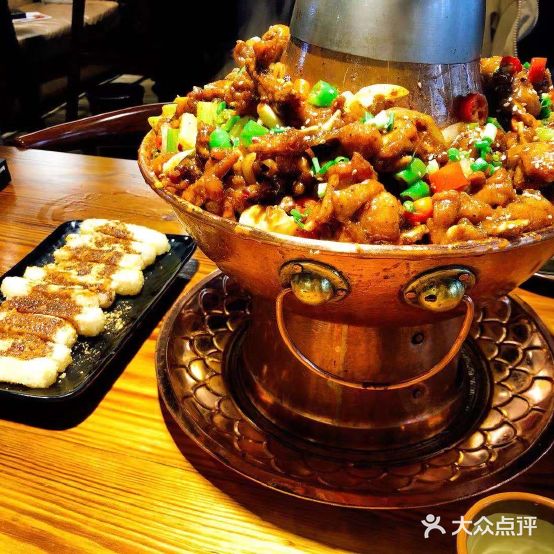 老城区·炭火牛蛙(长江中路店)