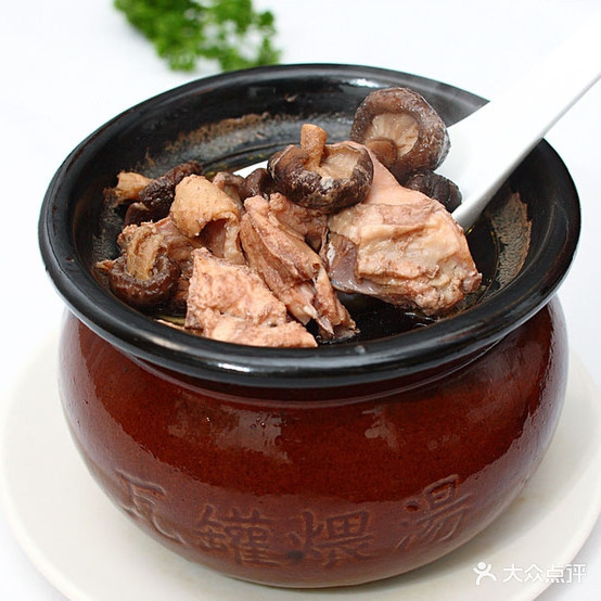 江西千年民间瓦缸煨汤香米盖码饭(正清路店)