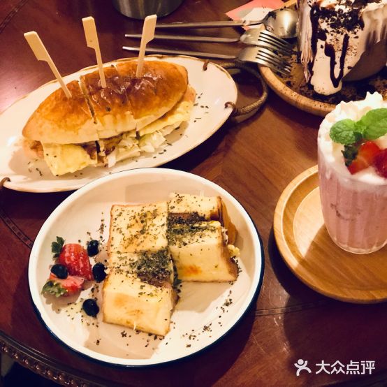 NAORE闹热商行(沙平坝店)