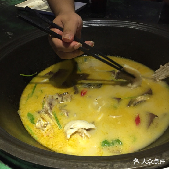 渔乐香村(桥洞店)
