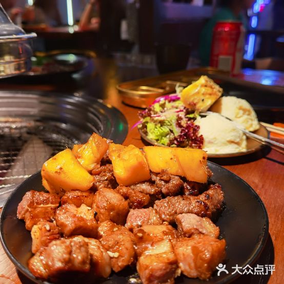 肉倉焼肉バー(M17华广场店)