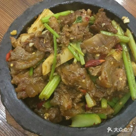 聚煲庄石锅菜(长春小区店)