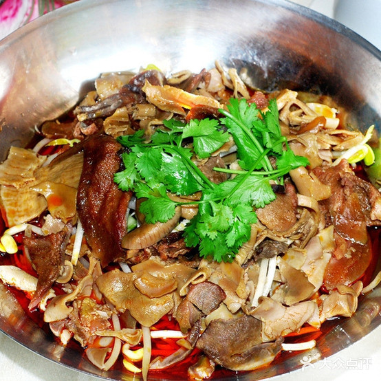 辉哥干锅牛杂店