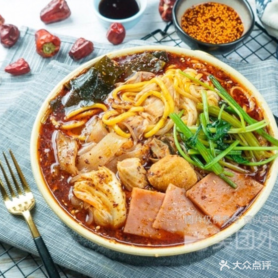 大碗东老式大碗麻辣烫(利兴小区店)