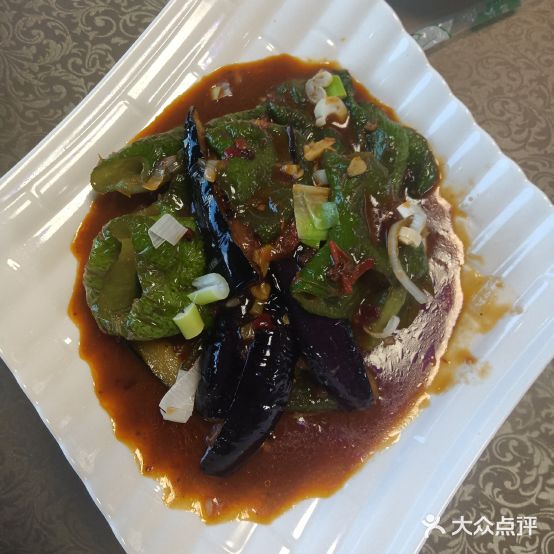 亚克喜新疆cai手抓肉抓饭烤羊腿架子肉餐厅