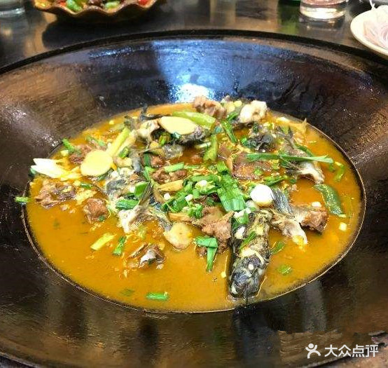 灶大哥秘制柴火鱼(长潭路店)