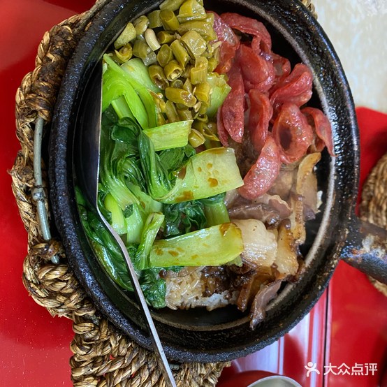 台北小镇煲仔饭(青龙潭路店)