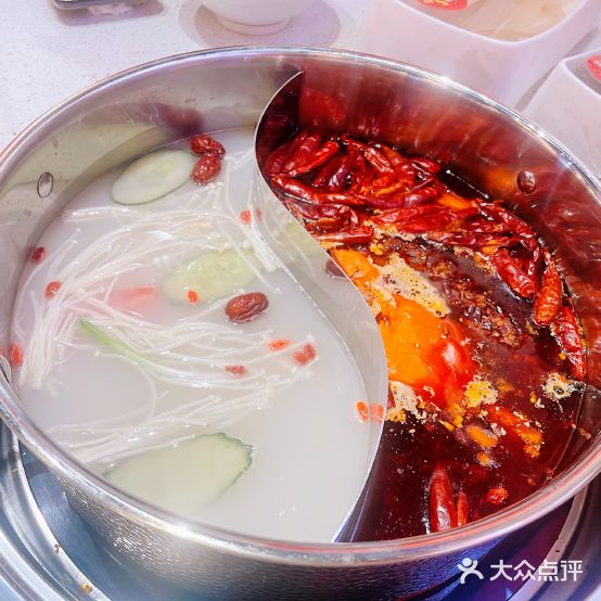 郑欢禧串串香锅(赣州步步高新天地店)