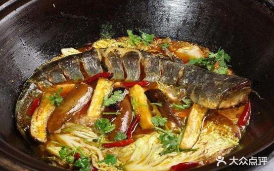 一家人铁锅炖