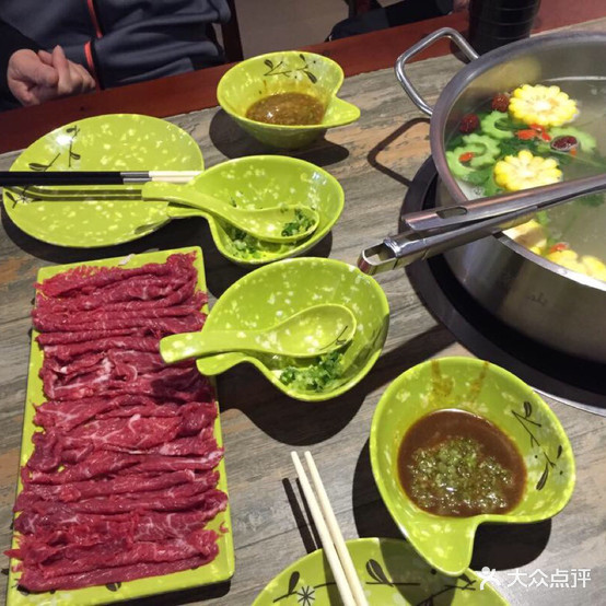潮汕煮鲜卤肉火锅