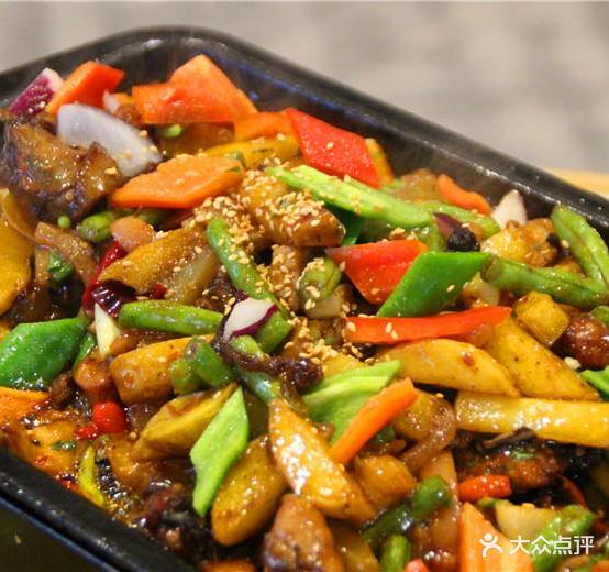 红火炉餐厅(石锅鸡分店)