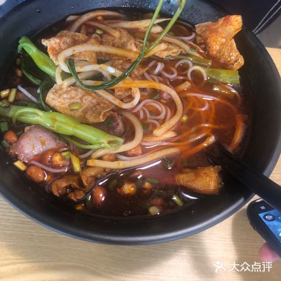 柳州人螺蛳粉(深港花园店)