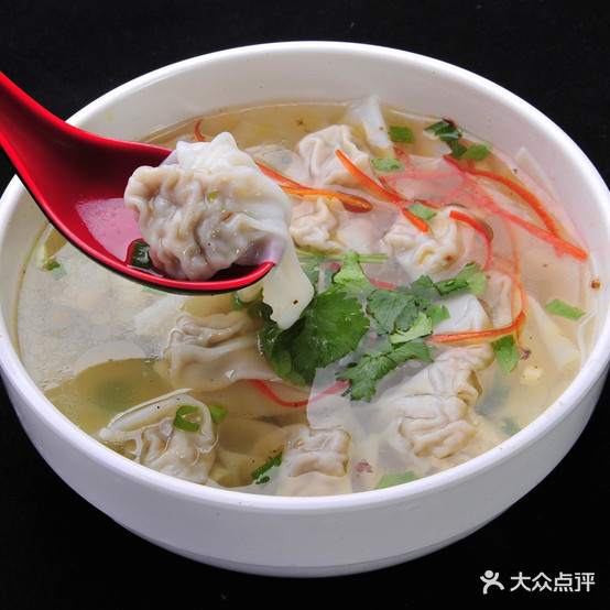 南方馄饨小笼包(青年路店)