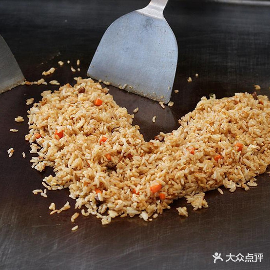 锅骨诊房牛老店·咴鹊自助餐厅(铅山天街店)
