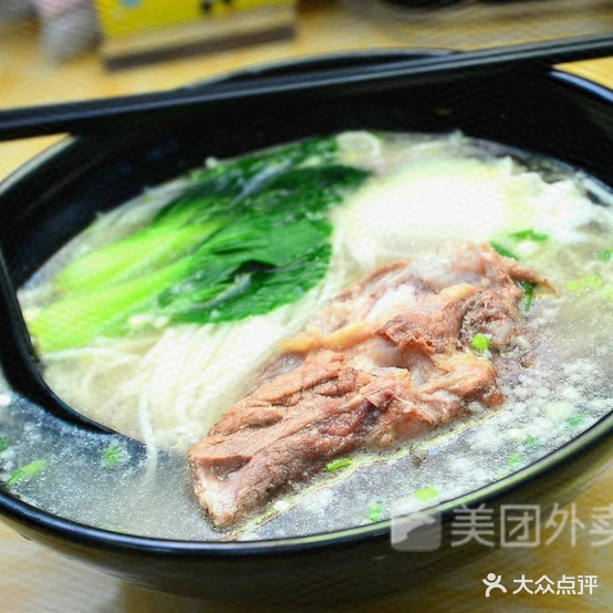 李师傅水饺筒子骨粉面馆(长江北路店)