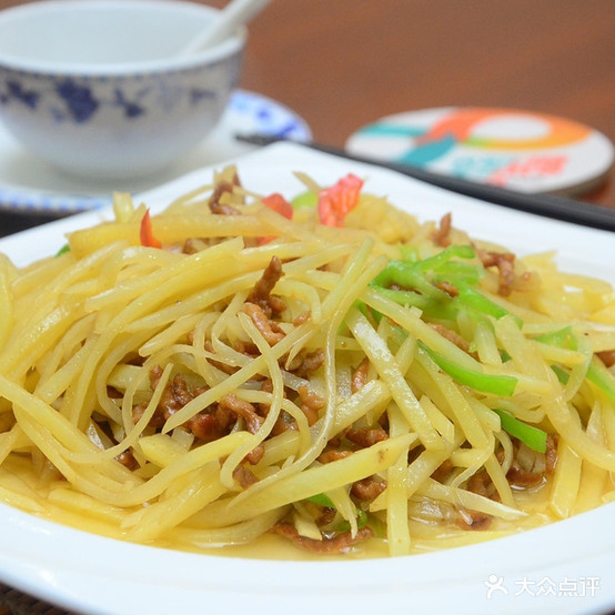 鸿源湘菜馆