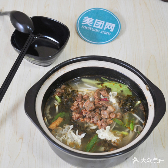 刘记特色砂锅酥肉米线(金山南路店)
