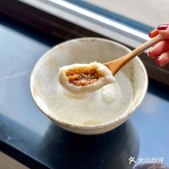 陆小洁汤团店