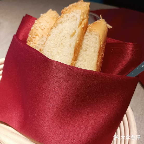 塔农·七月西餐厅(时代广场店)