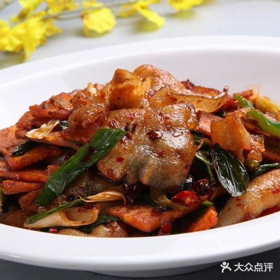 老街访特色小吃