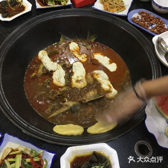 翠花大路铁锅炖鱼村(七星底店)