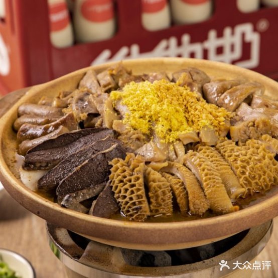 叹佬砂锅牛杂煲(育德店)