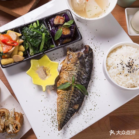 一贯鲜三文鱼日料手撕(望京店)