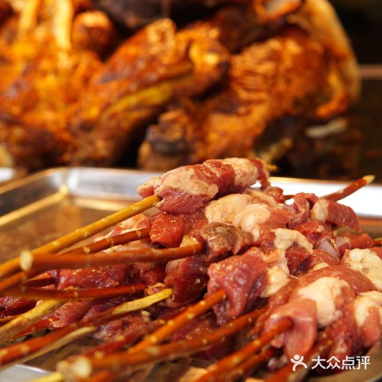 艾力江和田馕坑烤炮肉店