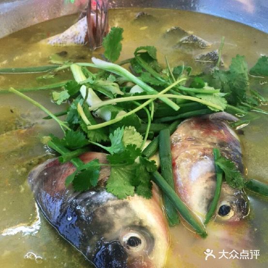 大理公社川味酸萝卜鱼儿火锅