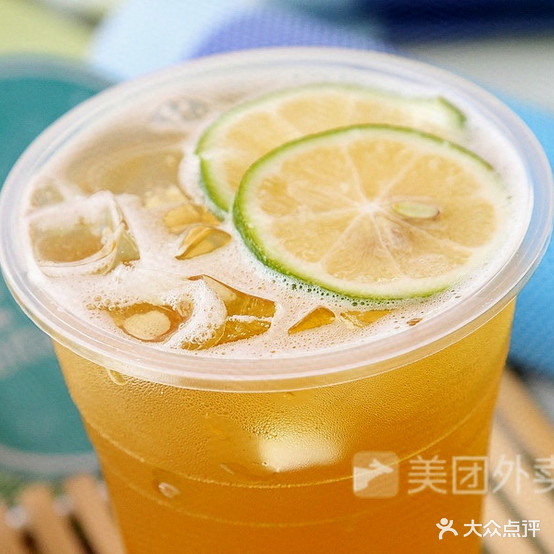 面包爱上蛋糕店