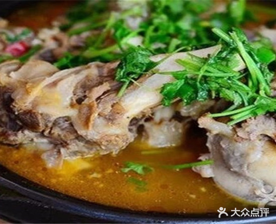 小肥砂锅(虹丰酒店对面)