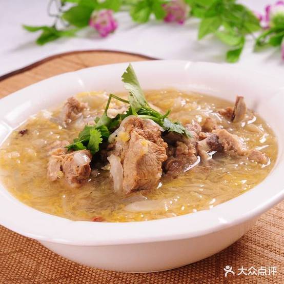 宏伟东北菜馆(河联园店)