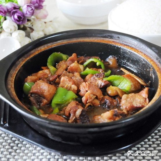 陈圣香黄焖鸡米饭(大庆路店)