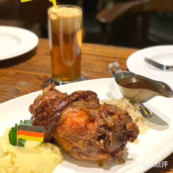 1886德国汽车餐(外滩十六铺码头店)