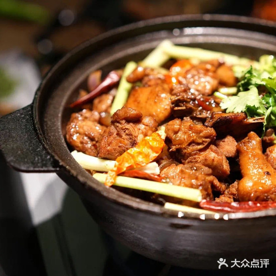 串粤私房鸡煲·烧烤(誉景豪庭店)