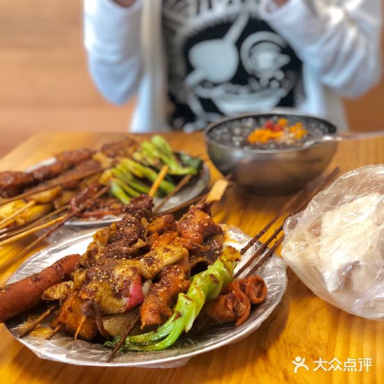胡记楼牌炸串(牌楼总店)