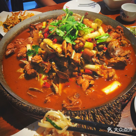 光头秘制炒鸡虾尾·酱香大盆骨(莲花苑店)